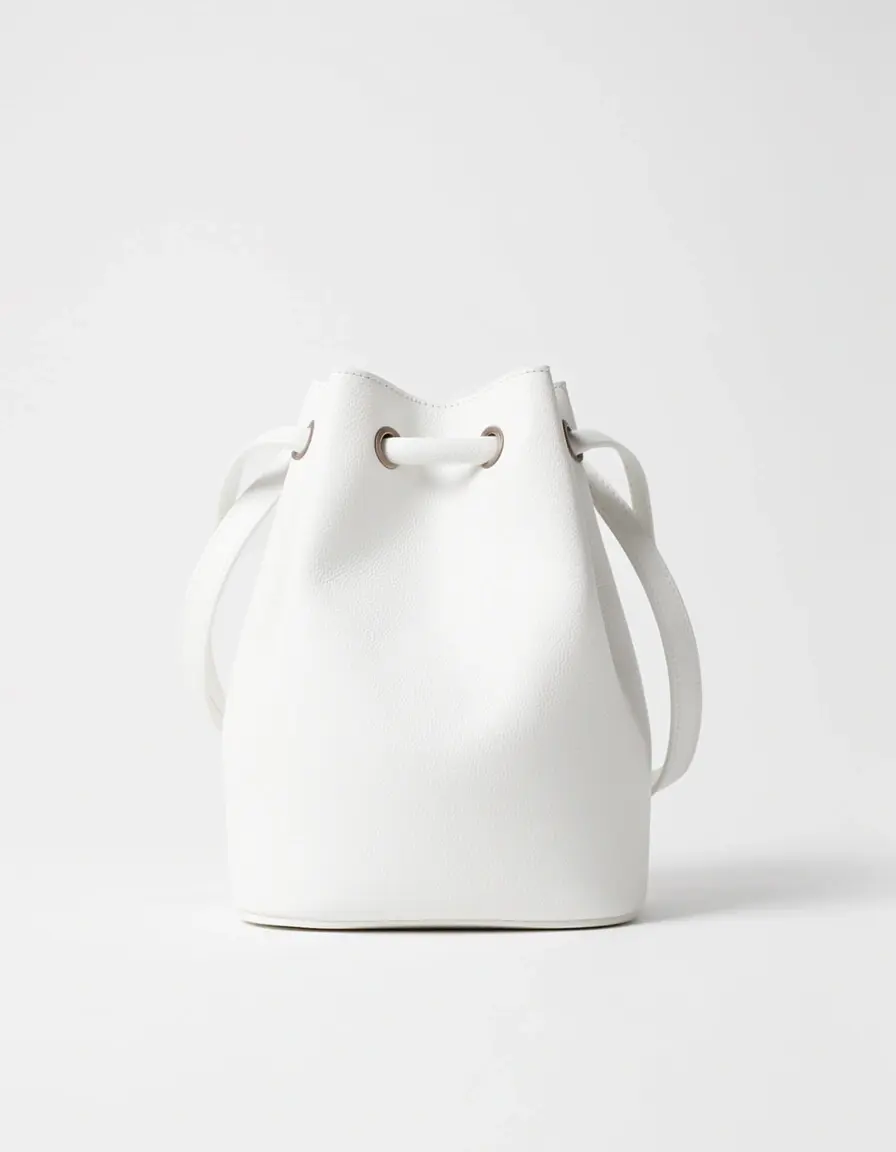 Moderne weiße Bucket Bag aus strukturiertem Leder
